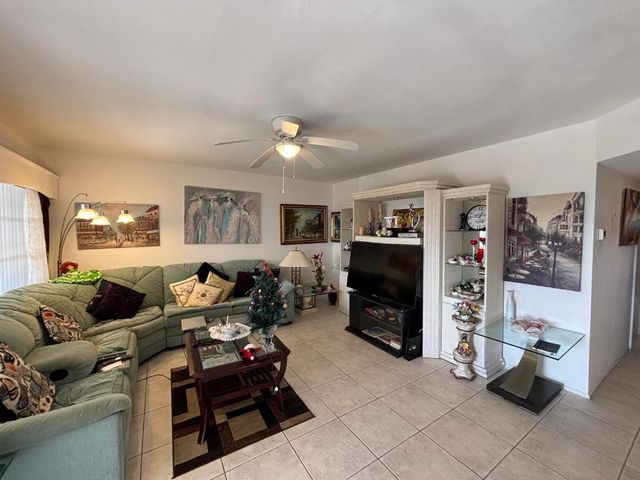 100 SE 6th Avenue 303, Pompano Beach, FL 33060