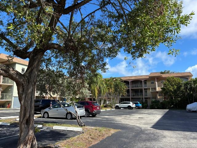 100 SE 6th Avenue 303, Pompano Beach, FL 33060