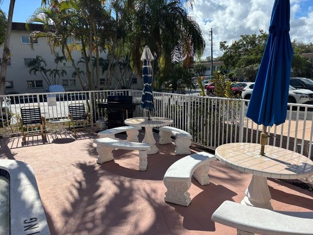 100 SE 6th Avenue 303, Pompano Beach, FL 33060