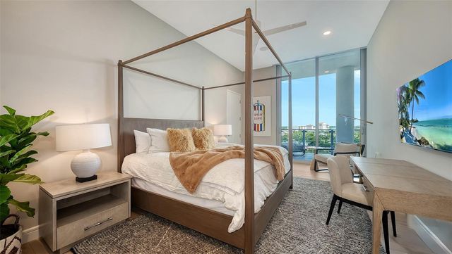 605 S GULFSTREAM AVENUE 12, Sarasota, FL 34236