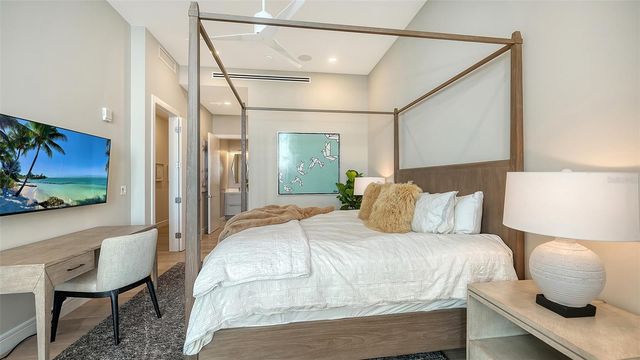 605 S GULFSTREAM AVENUE 12, Sarasota, FL 34236