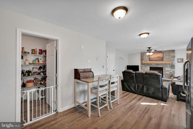 24 ROCKDALE DR, Seven Valleys, PA 17360