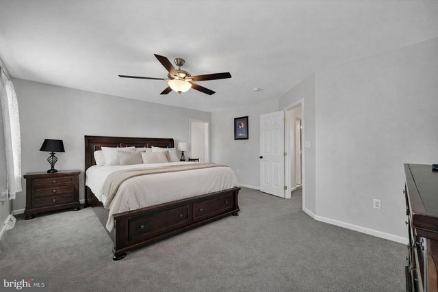 24 ROCKDALE DR, Seven Valleys, PA 17360