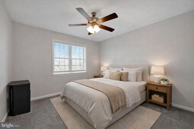 24 ROCKDALE DR, Seven Valleys, PA 17360