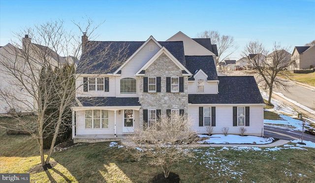 24 ROCKDALE DR, Seven Valleys, PA 17360