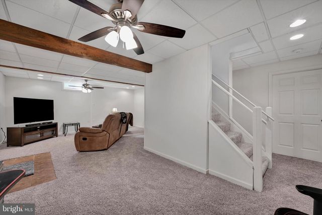 24 ROCKDALE DR, Seven Valleys, PA 17360