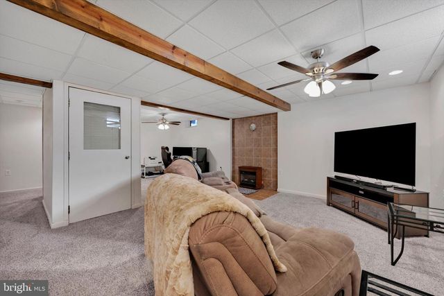 24 ROCKDALE DR, Seven Valleys, PA 17360