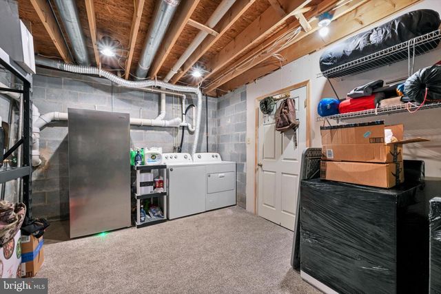 24 ROCKDALE DR, Seven Valleys, PA 17360