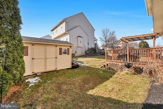 24 ROCKDALE DR, Seven Valleys, PA 17360