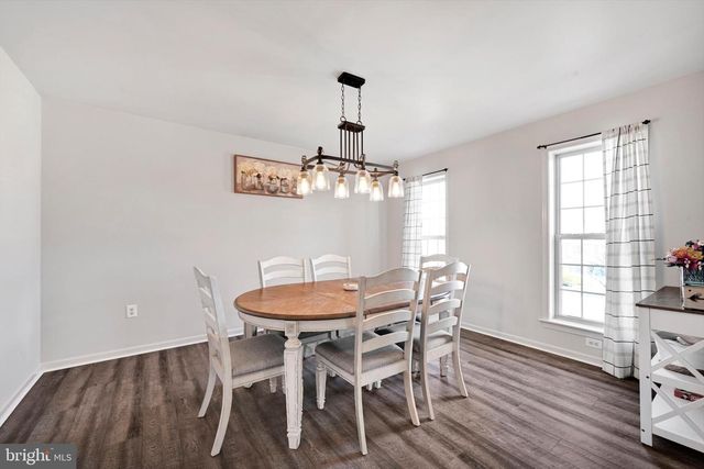 24 ROCKDALE DR, Seven Valleys, PA 17360