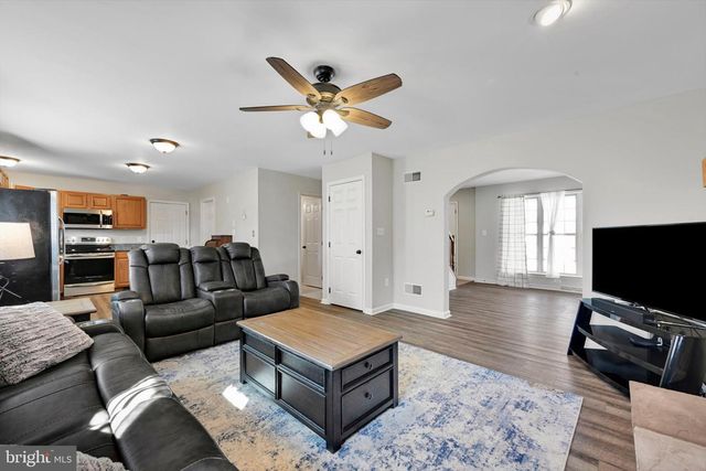 24 ROCKDALE DR, Seven Valleys, PA 17360