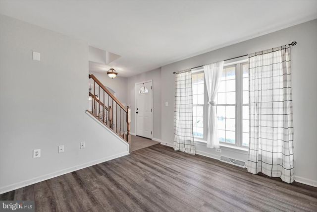 24 ROCKDALE DR, Seven Valleys, PA 17360