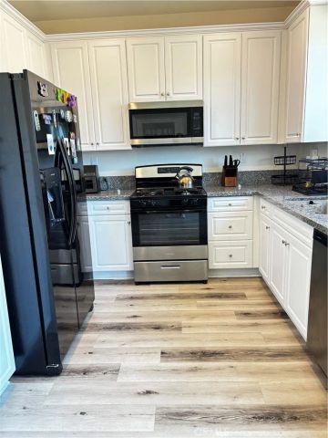 11982 Beverly Glen, Victorville, CA 92392