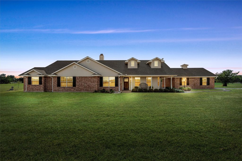 701 Shiloh Trail, China Spring, TX 76633