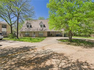 749 Meadow Lane, Bryan, TX 77802