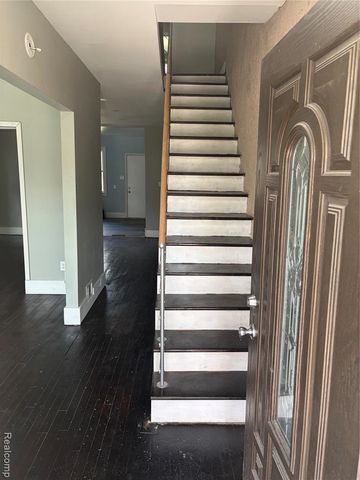 2420 Field Street, Detroit, MI 48214