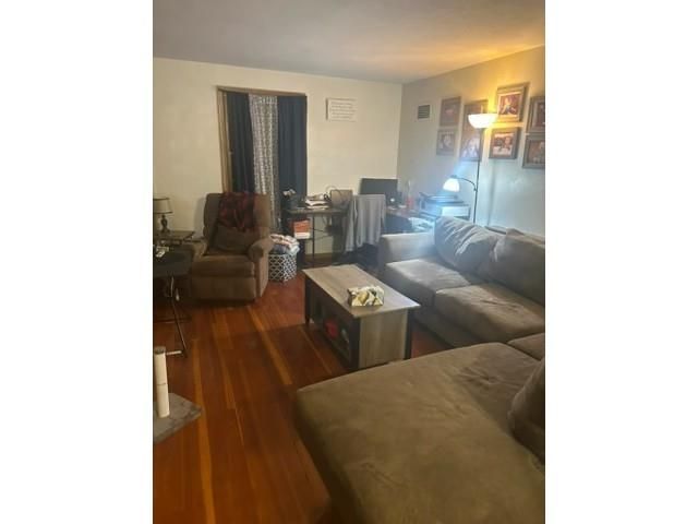 110 E HOFMAN STREET, Cecil, WI 54111