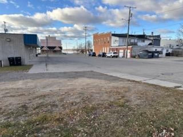 110 E HOFMAN STREET, Cecil, WI 54111