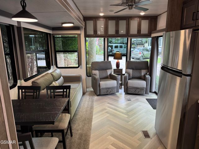 4229 E Parkway #104, Gatlinburg, TN 37738