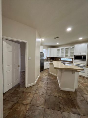 11966 White Oak Landing, Conroe, TX 77385