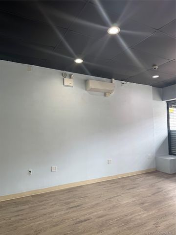 10401 Northern Blvd, Corona, NY 11368