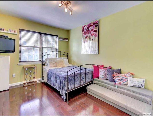 15 Manors Drive, Jericho, NY 11753