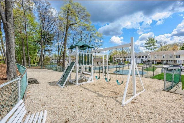 15 Manors Drive, Jericho, NY 11753
