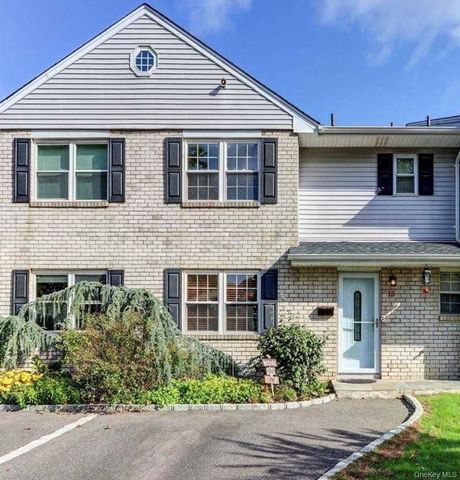 15 Manors Drive, Jericho, NY 11753