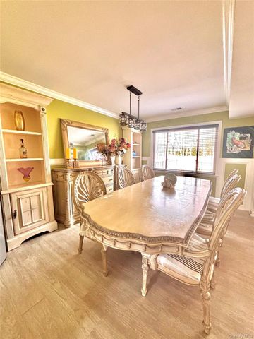 15 Manors Drive, Jericho, NY 11753