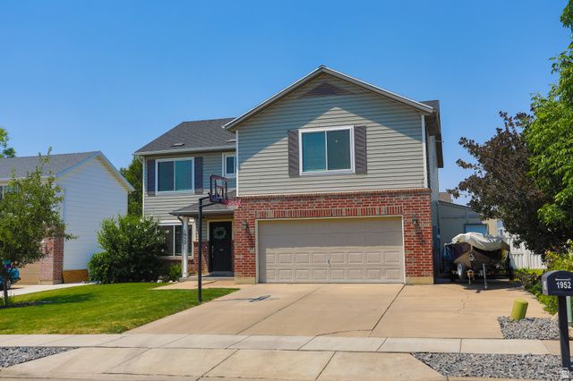 1952 N 725 E, Clearfield, UT 84015