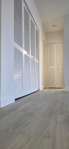1980 S Ocean Drive 22c, Hallandale Beach, FL 33009