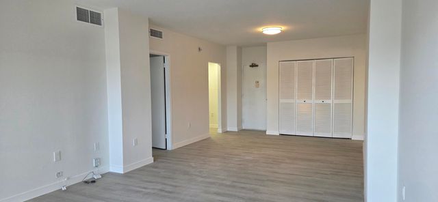 1980 S Ocean Drive 22c, Hallandale Beach, FL 33009