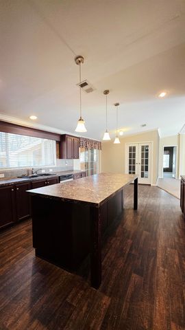 205 Cedar Bend Rd, Gladewater, TX 75647