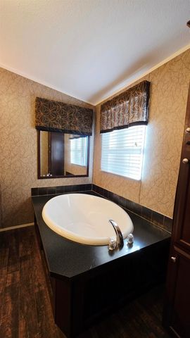 205 Cedar Bend Rd, Gladewater, TX 75647