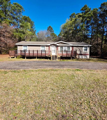 205 Cedar Bend Rd, Gladewater, TX 75647