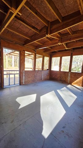 205 Cedar Bend Rd, Gladewater, TX 75647