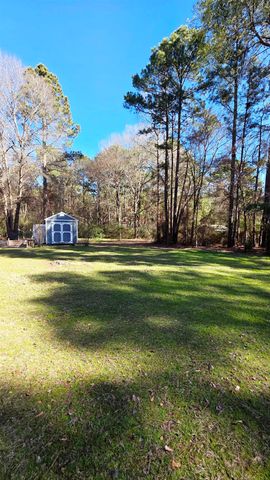 205 Cedar Bend Rd, Gladewater, TX 75647