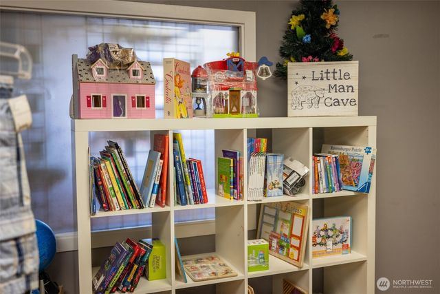 313 W First Street #STORE, Port Angeles, WA 98362