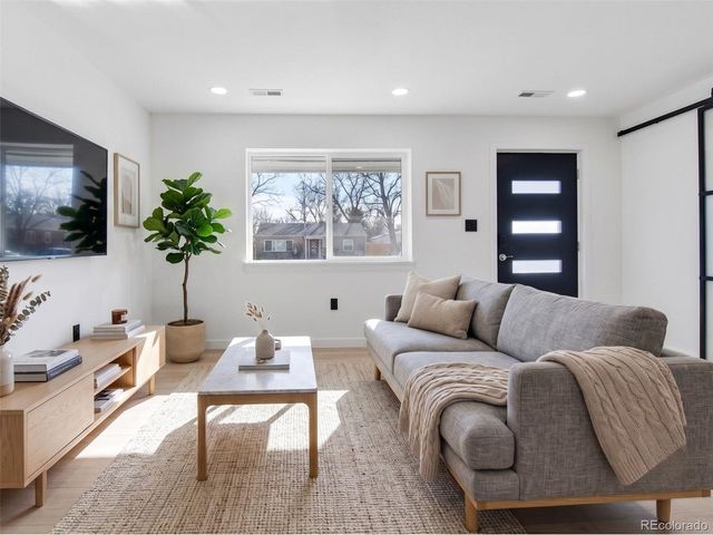 1431 S Glencoe St, Denver, CO 80222