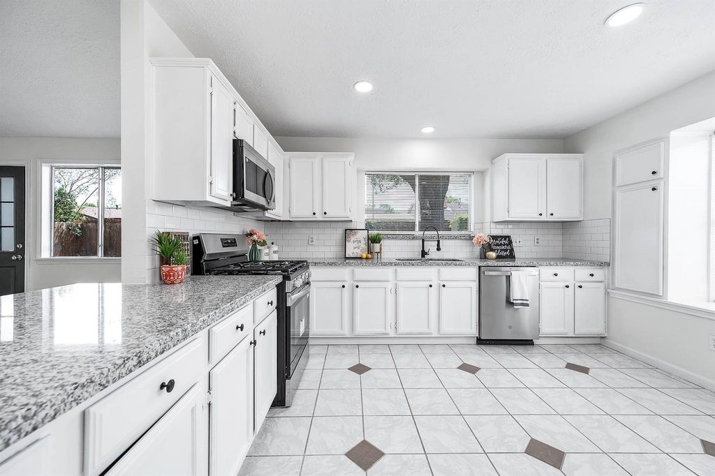 13407 Wells River Drive, Houston, TX 77041