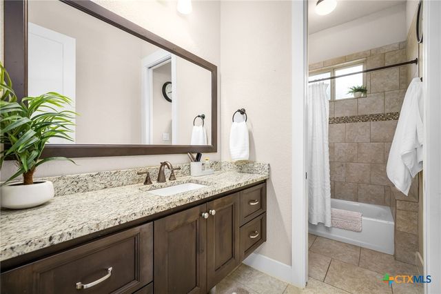 625 Haven Point Loop, New Braunfels, TX 78132