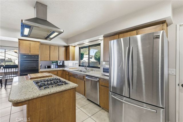 18169 Deauville, Victorville, CA 92395