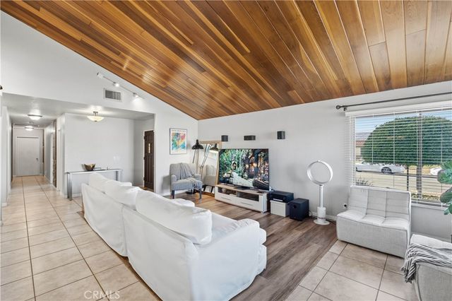 18169 Deauville, Victorville, CA 92395