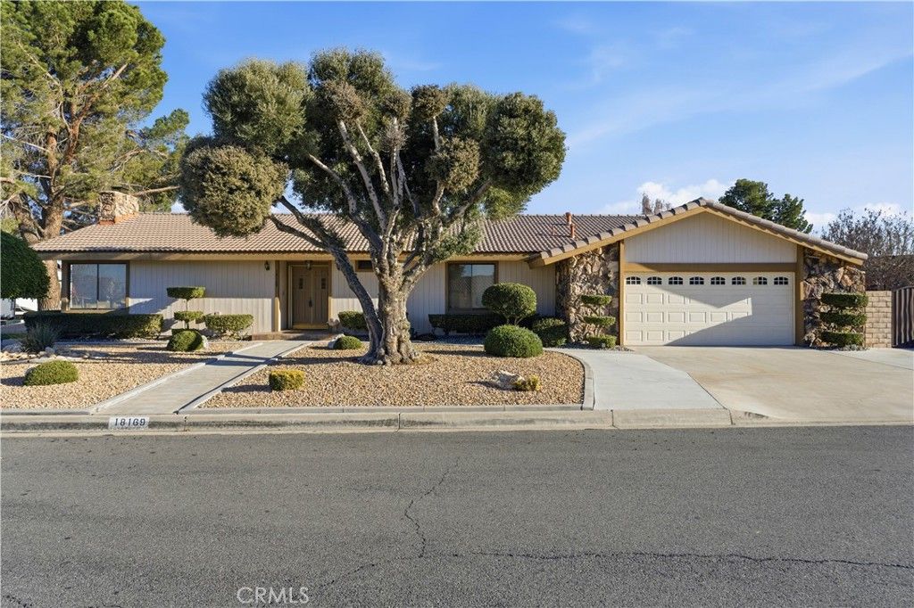 18169 Deauville, Victorville, CA 92395