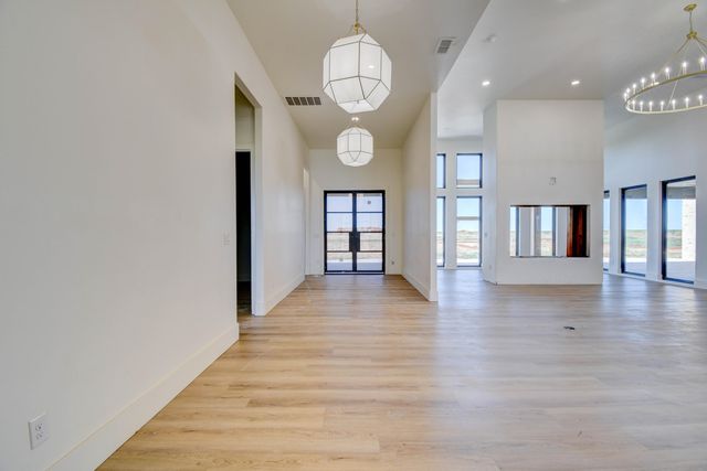 5829 County Rd 7670, Lubbock, TX 79424