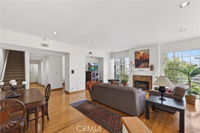 4464 Moorpark 104, Toluca Lake (los Angeles), CA 91602