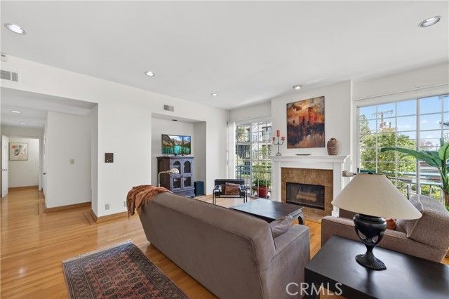 4464 Moorpark 104, Toluca Lake (los Angeles), CA 91602