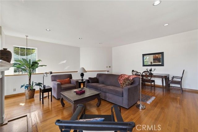 4464 Moorpark 104, Toluca Lake (los Angeles), CA 91602