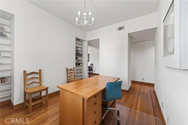 4464 Moorpark 104, Toluca Lake (los Angeles), CA 91602