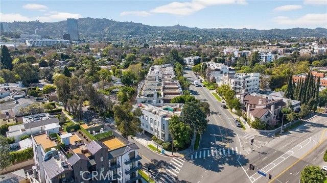 4464 Moorpark 104, Toluca Lake (los Angeles), CA 91602